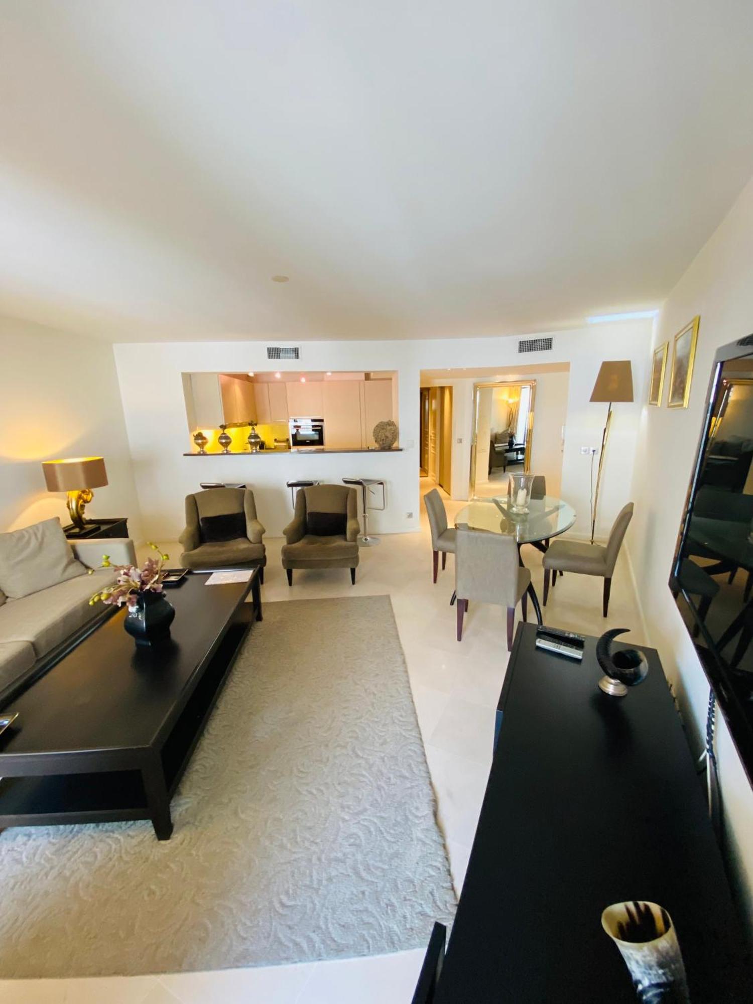 Residence Carlton Riviera Канни Екстер'єр фото
